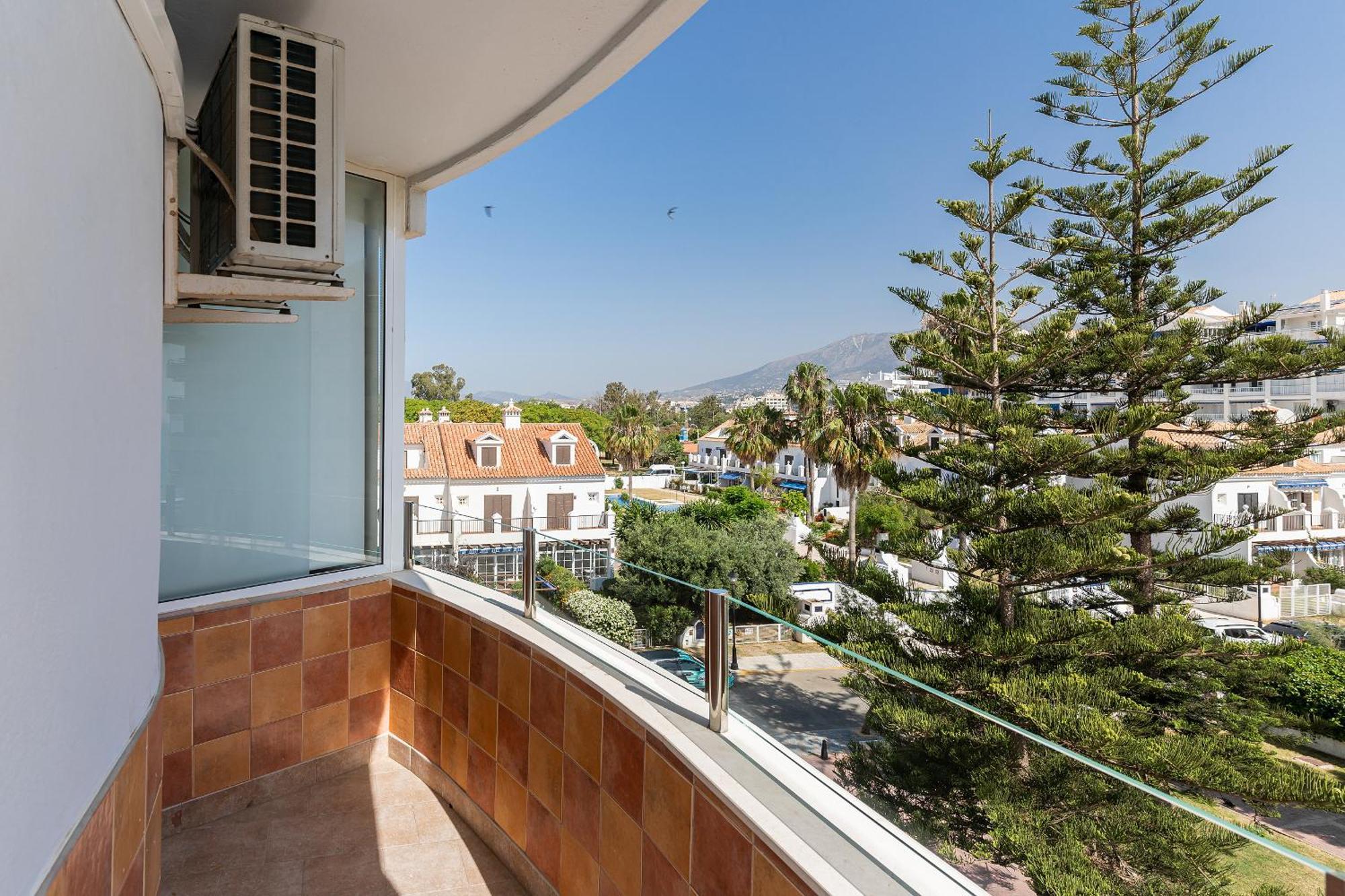 Blonzu Dominicana Fuengirola Kültér fotó
