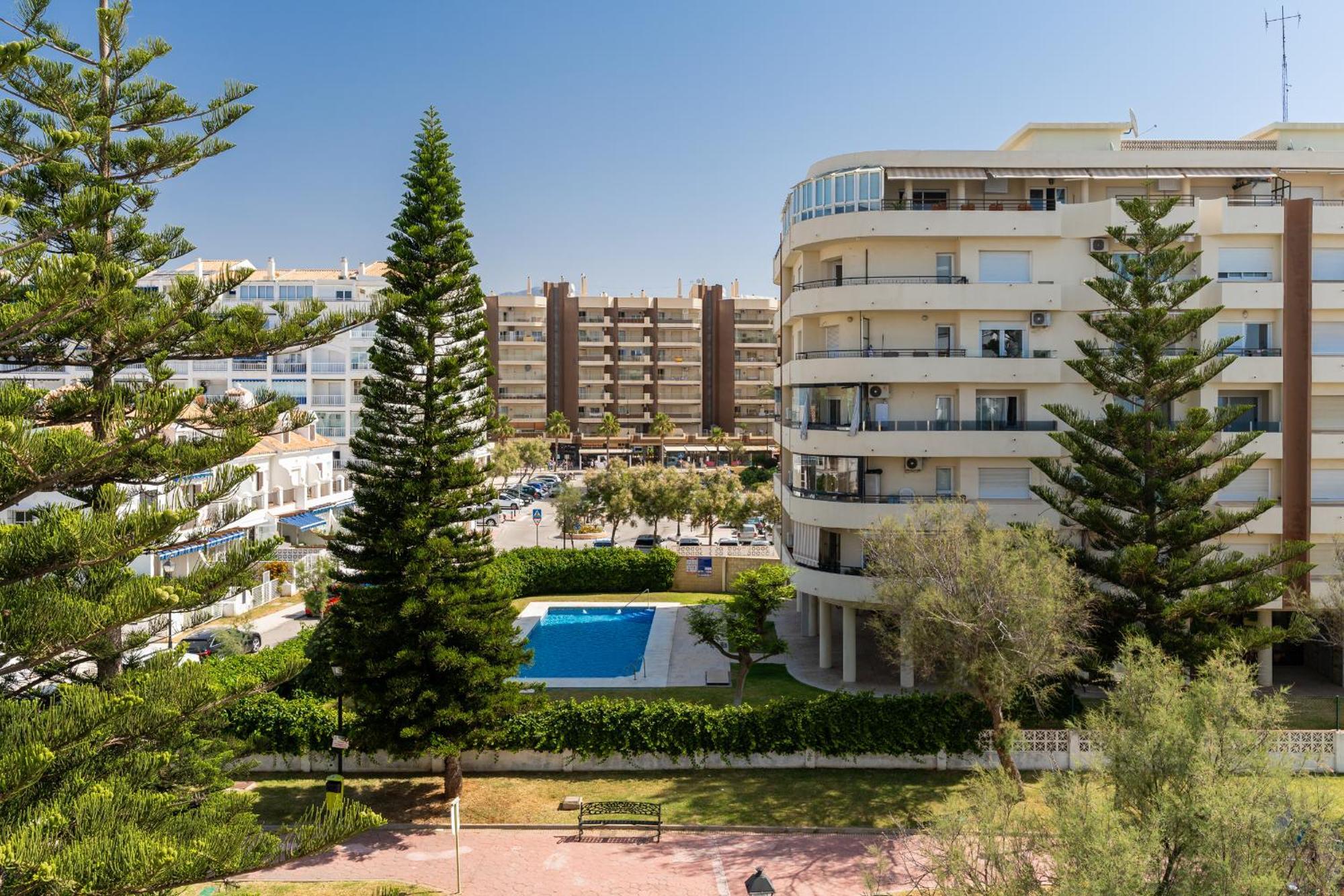 Blonzu Dominicana Fuengirola Kültér fotó